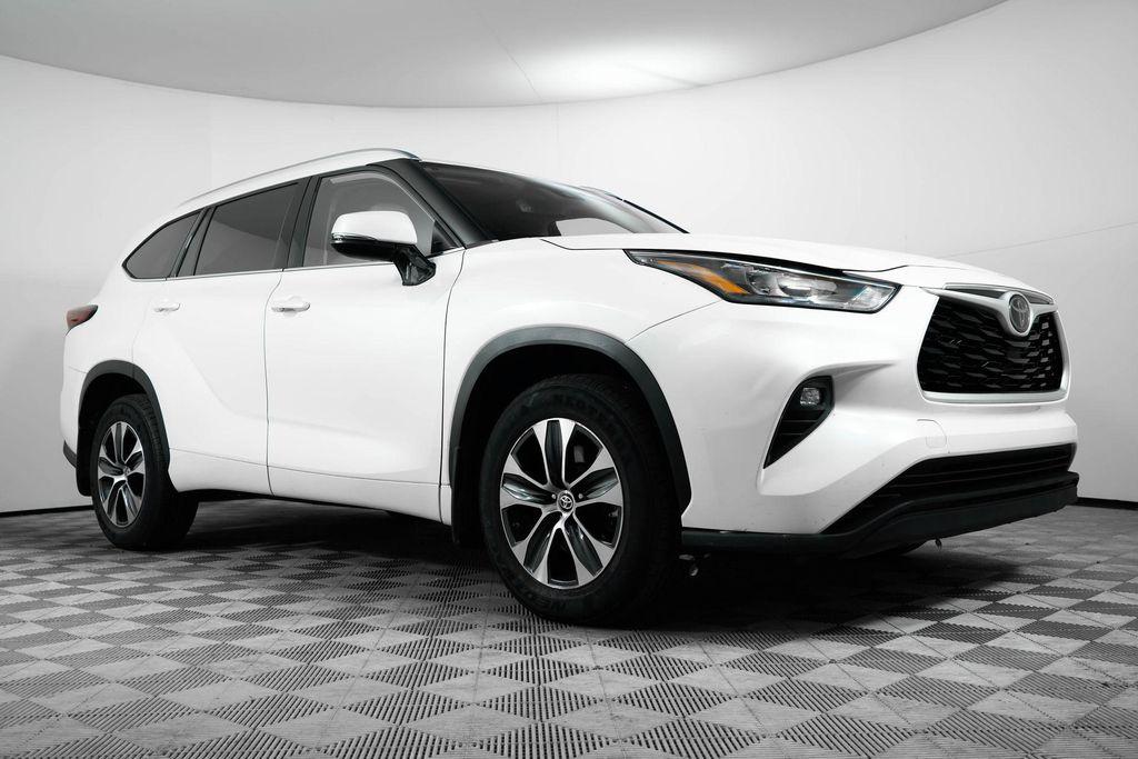 used 2020 Toyota Highlander car, priced at $28,500