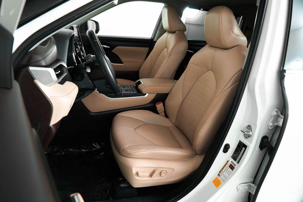 used 2020 Toyota Highlander car, priced at $26,500