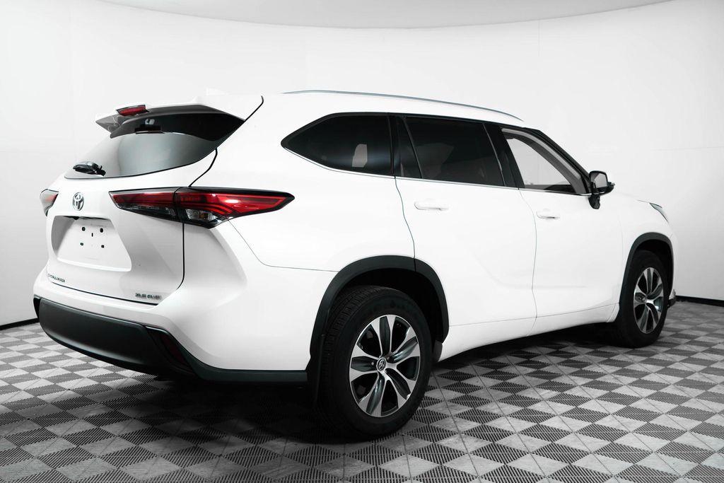 used 2020 Toyota Highlander car, priced at $26,500