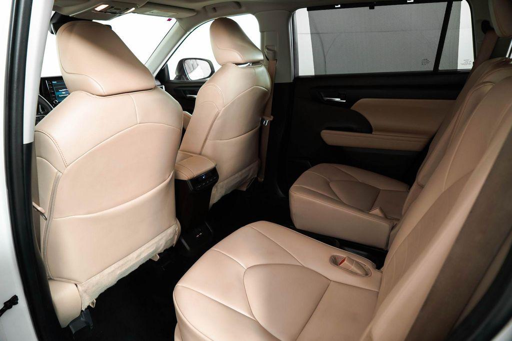 used 2020 Toyota Highlander car, priced at $26,500