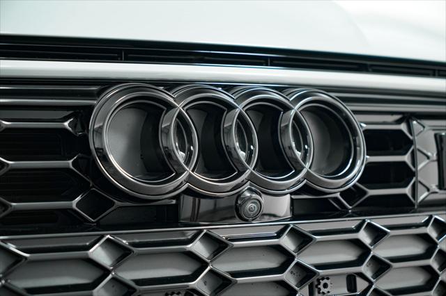 new 2025 Audi RS 6 Avant car, priced at $151,700