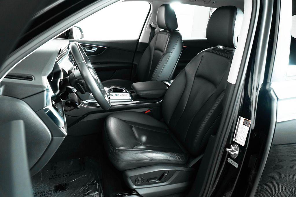 used 2020 Audi Q7 car, priced at $27,500