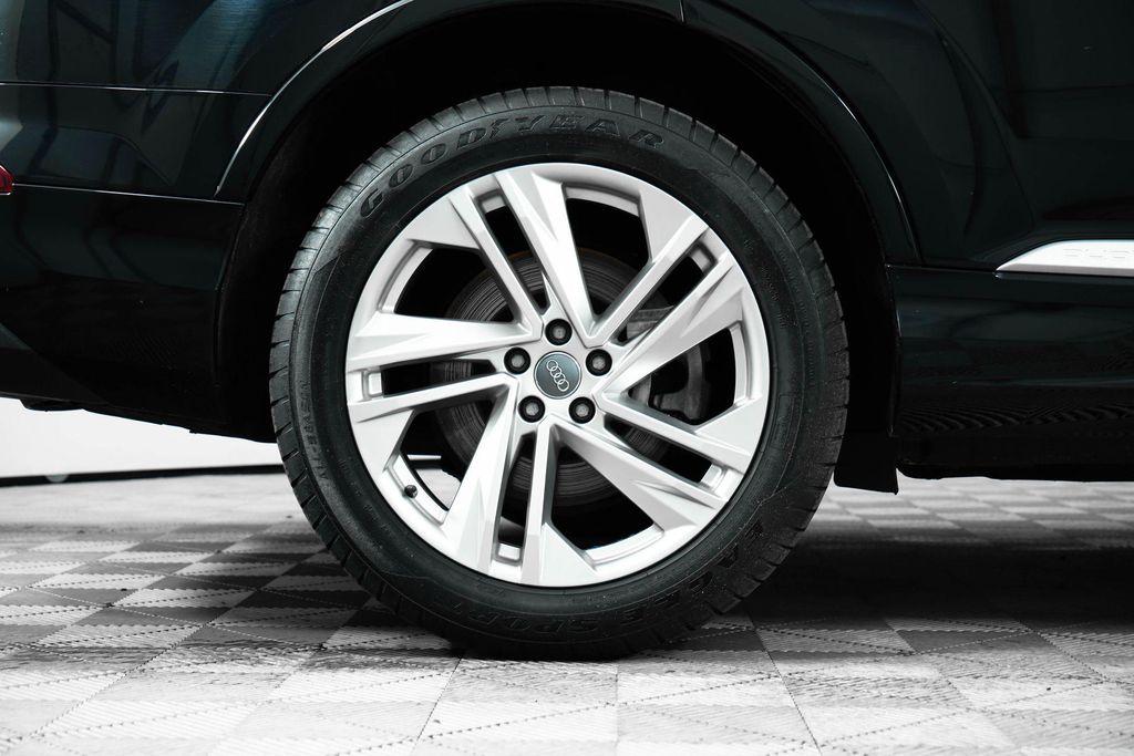 used 2020 Audi Q7 car, priced at $27,500