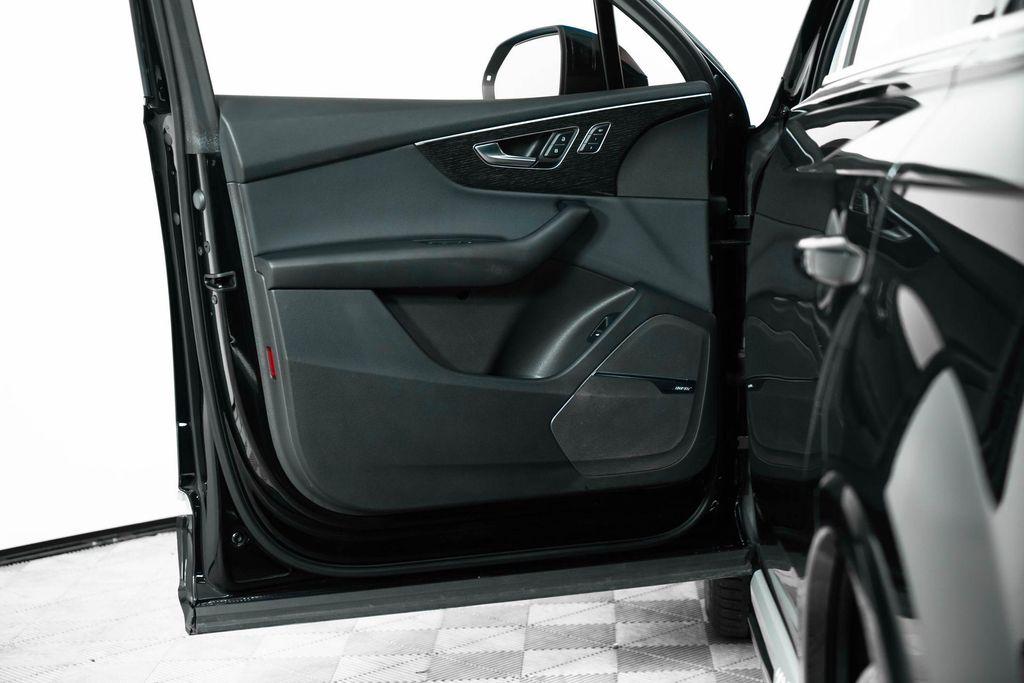 used 2020 Audi Q7 car, priced at $27,500