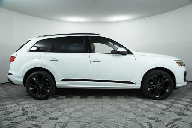 new 2025 Audi Q7 car, priced at $77,605