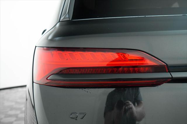 new 2025 Audi Q7 car, priced at $77,225