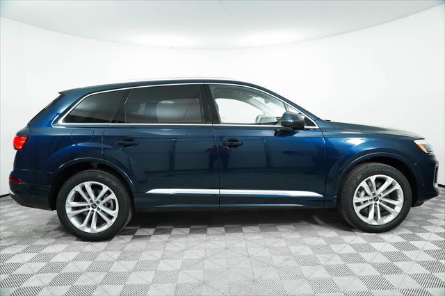 new 2025 Audi Q7 car, priced at $75,650