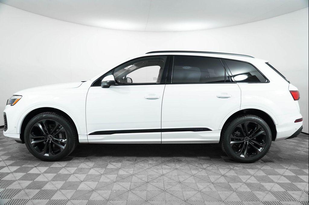 new 2025 Audi Q7 car, priced at $77,750