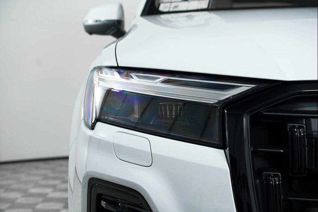 new 2025 Audi Q7 car, priced at $77,750