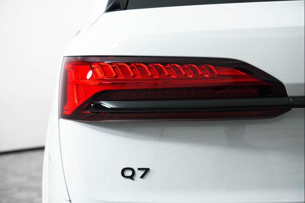 new 2025 Audi Q7 car, priced at $77,750