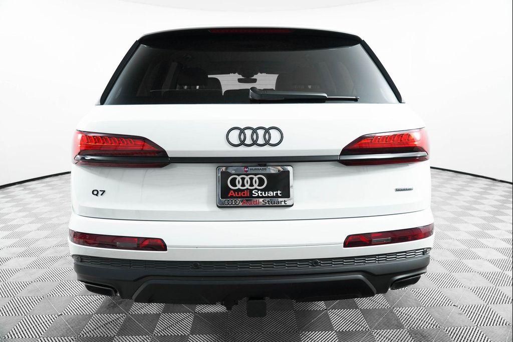 new 2025 Audi Q7 car, priced at $77,750