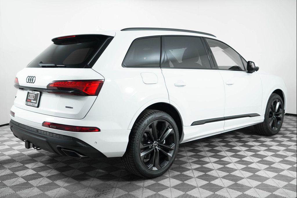new 2025 Audi Q7 car, priced at $77,750