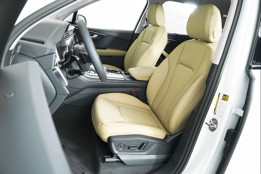 new 2025 Audi Q7 car, priced at $77,750
