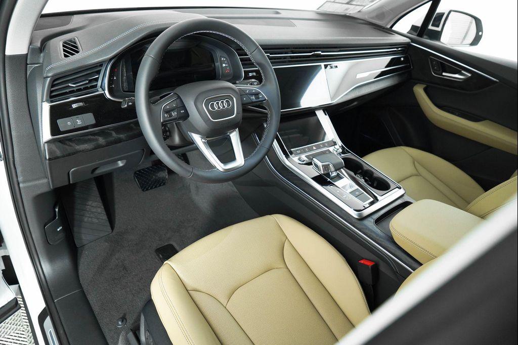 new 2025 Audi Q7 car, priced at $77,750