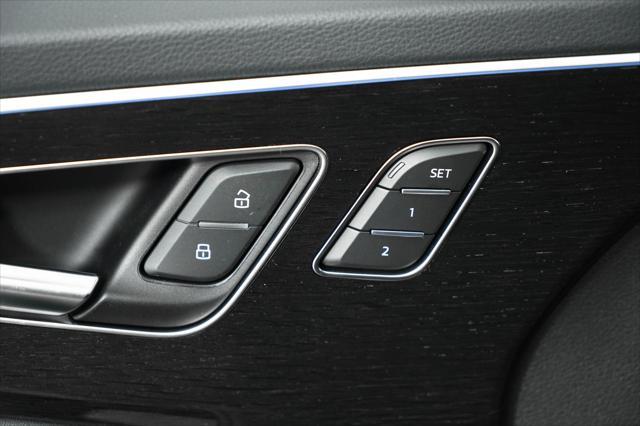 new 2025 Audi Q7 car, priced at $77,750