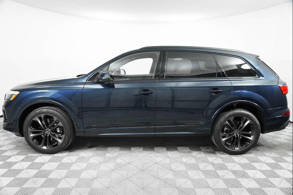 new 2025 Audi Q7 car, priced at $77,750