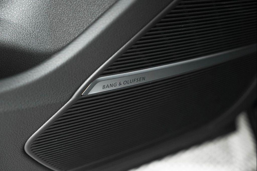 new 2025 Audi Q7 car, priced at $77,750