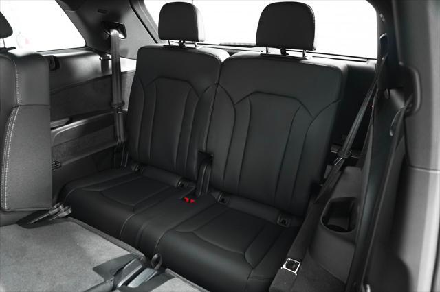 new 2025 Audi Q7 car, priced at $77,750