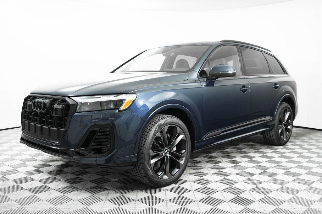 new 2025 Audi Q7 car, priced at $77,750