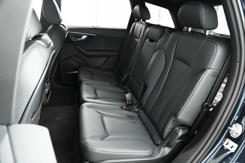 new 2025 Audi Q7 car, priced at $77,750
