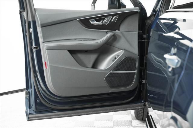 new 2025 Audi Q7 car, priced at $77,750