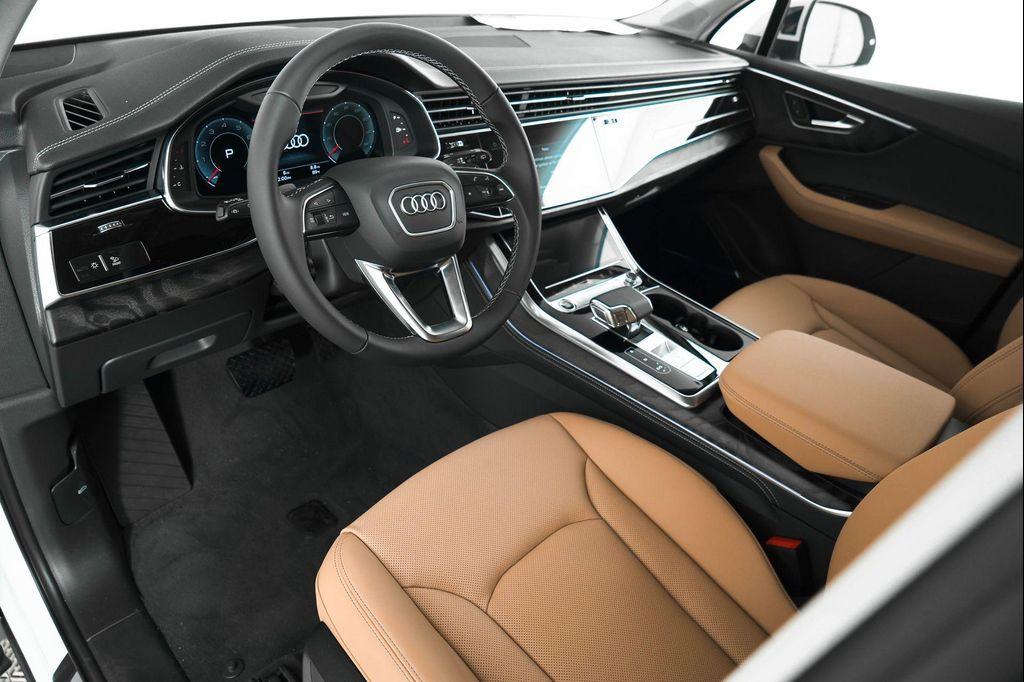 new 2025 Audi Q7 car, priced at $78,200