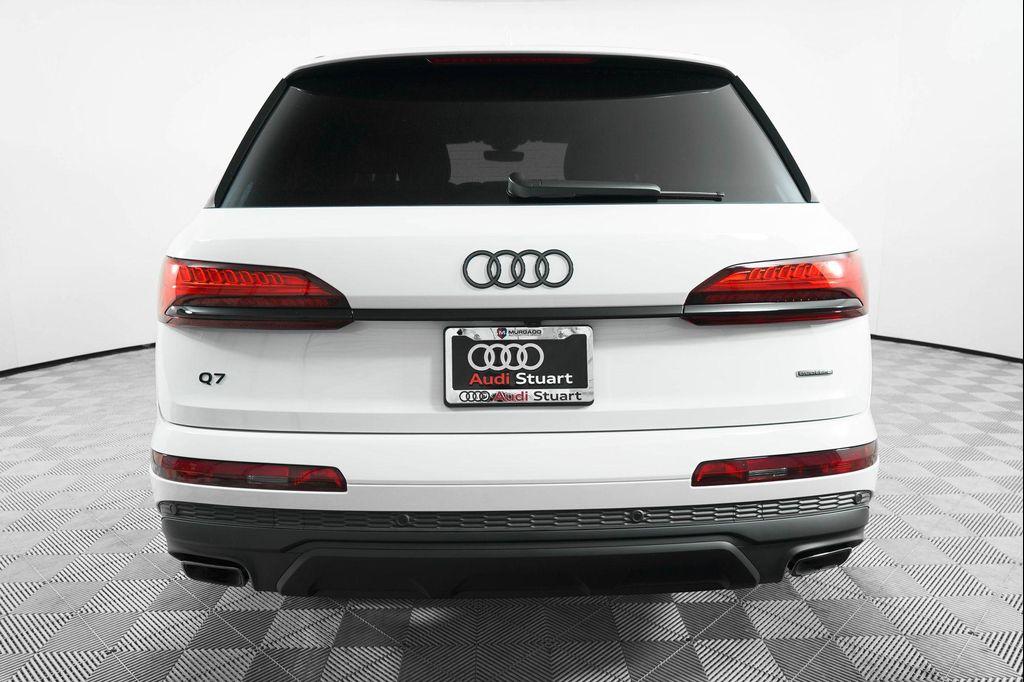 new 2025 Audi Q7 car, priced at $78,200