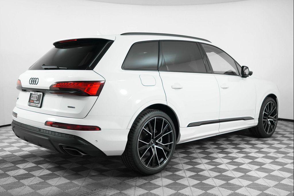 new 2025 Audi Q7 car, priced at $78,200