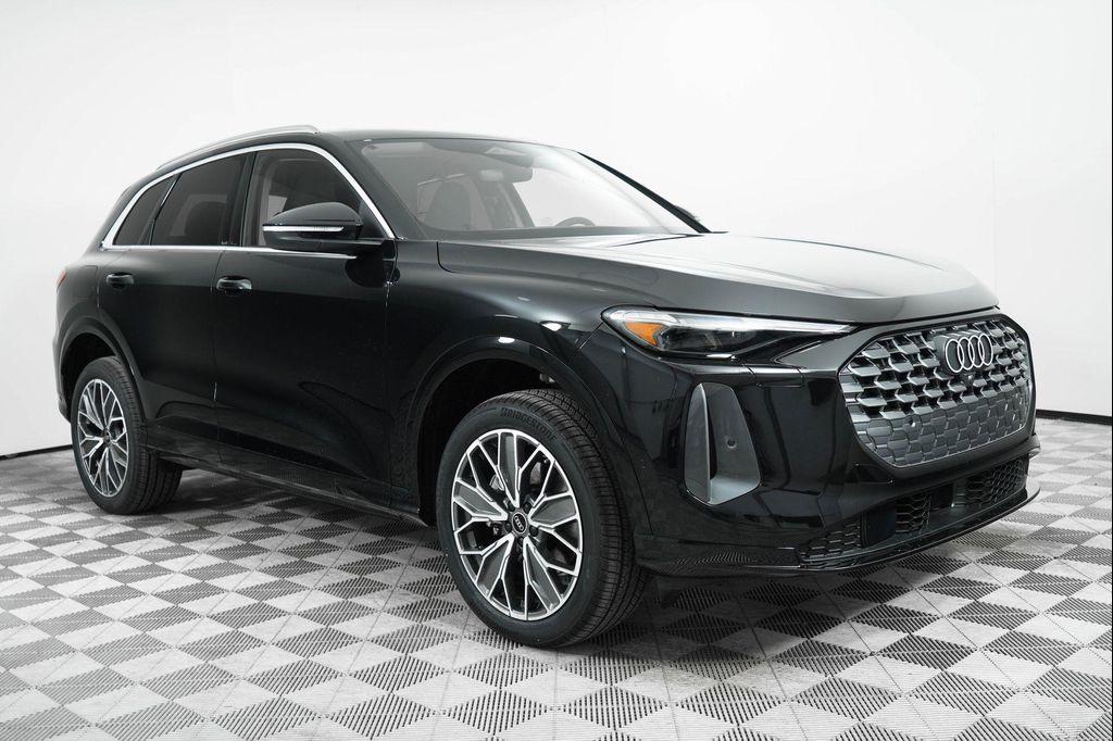 new 2025 Audi Q5 car, priced at $60,975