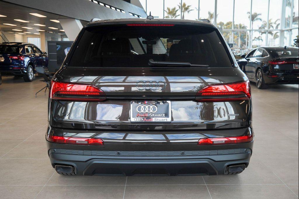 new 2025 Audi Q7 car, priced at $78,200