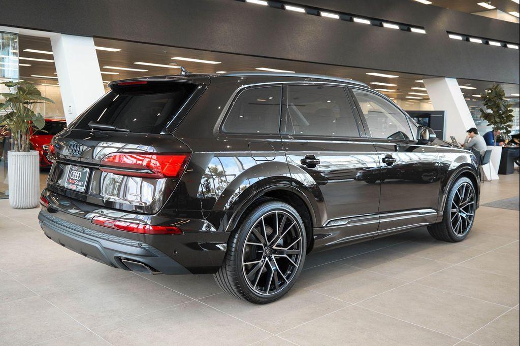 new 2025 Audi Q7 car, priced at $78,200