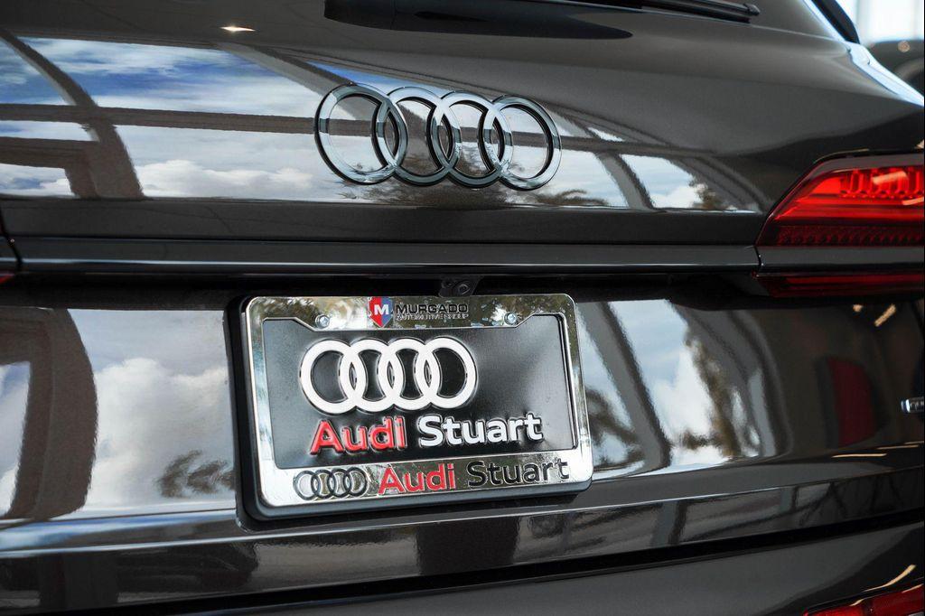 new 2025 Audi Q7 car, priced at $78,200