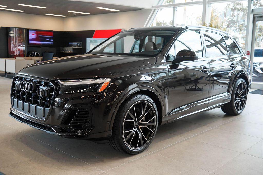 new 2025 Audi Q7 car, priced at $78,200