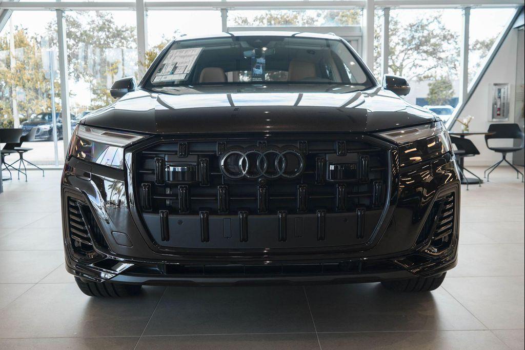 new 2025 Audi Q7 car, priced at $78,200