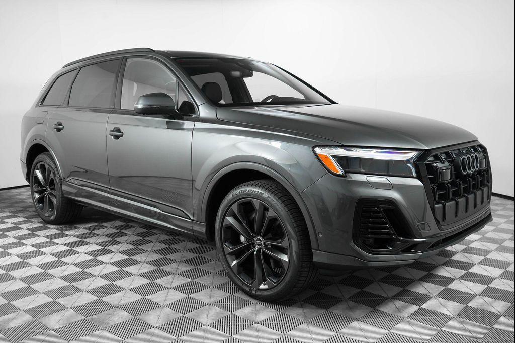 new 2025 Audi Q7 car, priced at $77,750