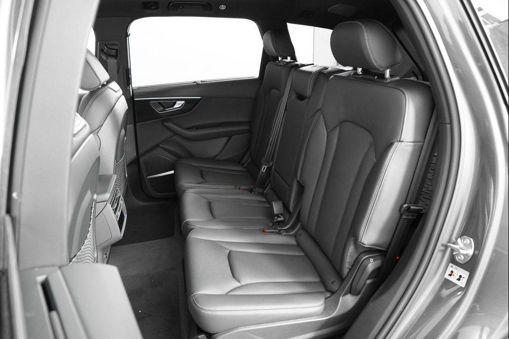 new 2025 Audi Q7 car, priced at $77,750