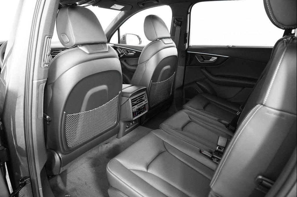 new 2025 Audi Q7 car, priced at $77,750