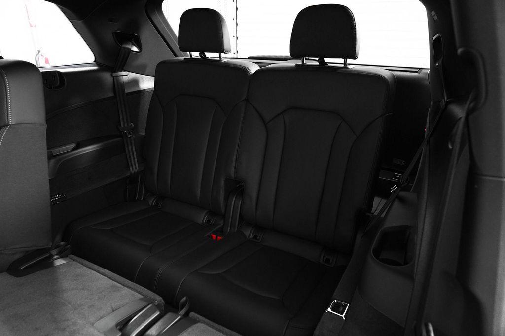 new 2025 Audi Q7 car, priced at $77,750