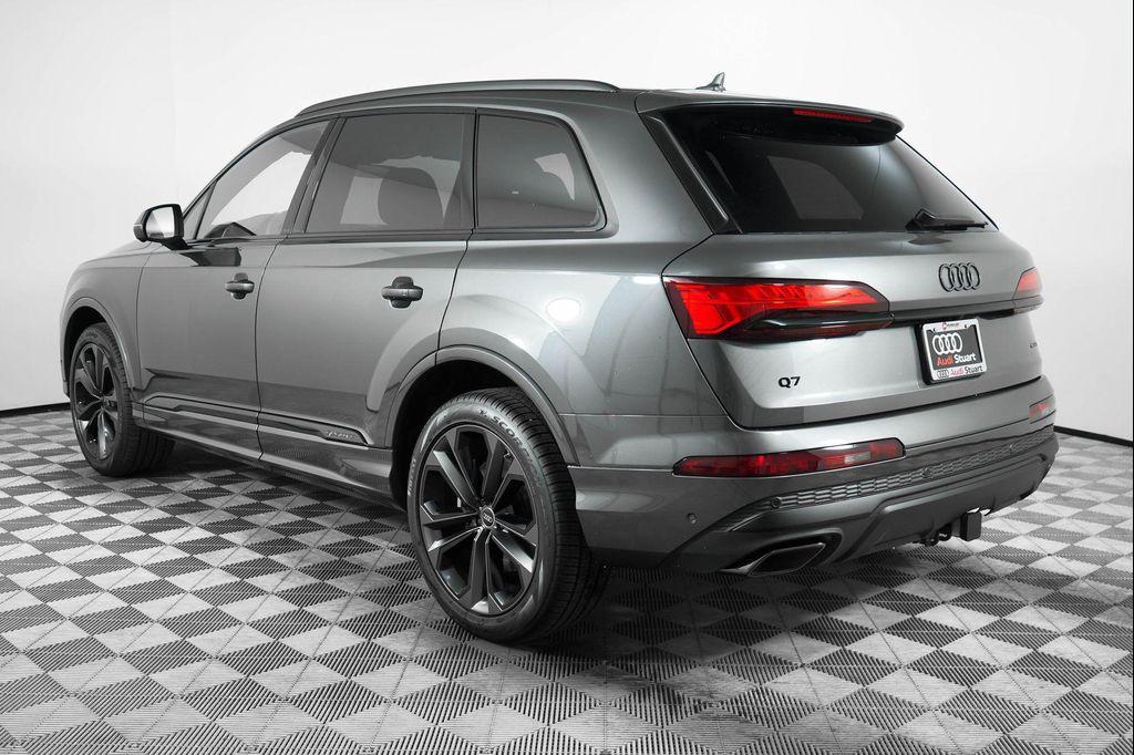 new 2025 Audi Q7 car, priced at $77,750