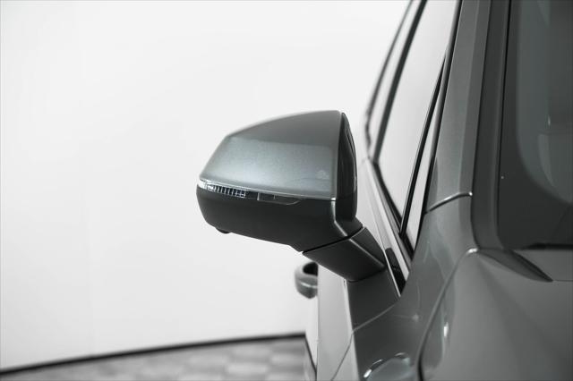 new 2025 Audi Q7 car, priced at $77,750