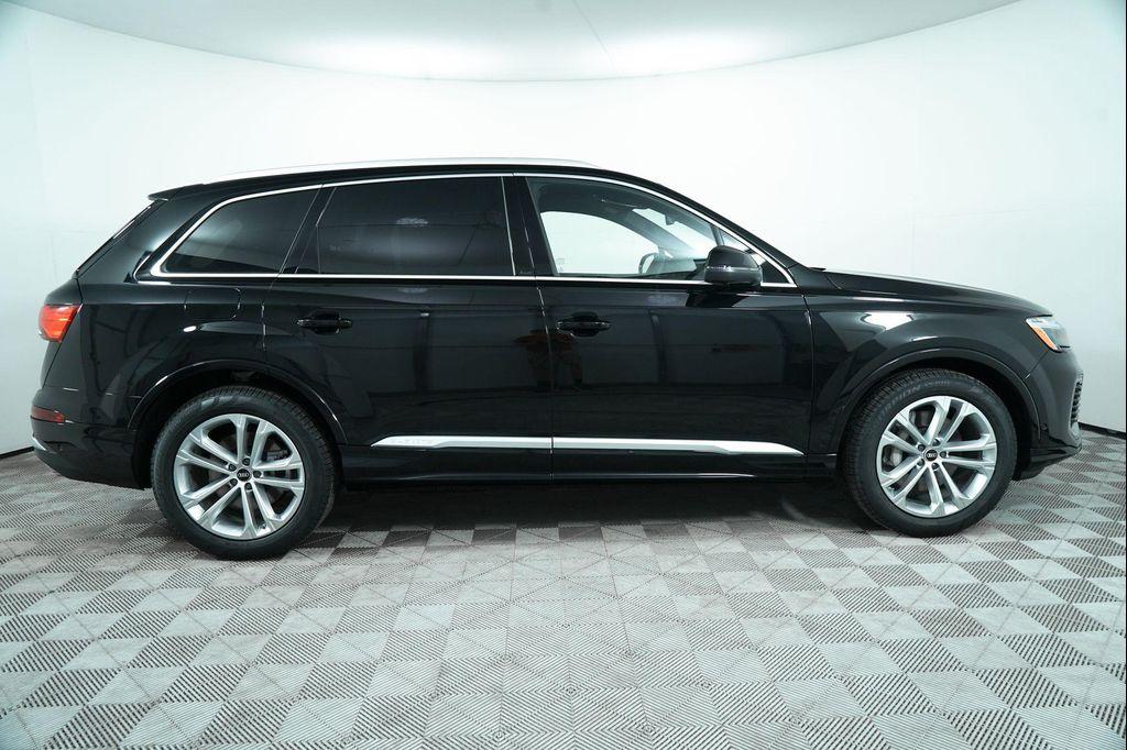 new 2025 Audi Q7 car, priced at $82,435