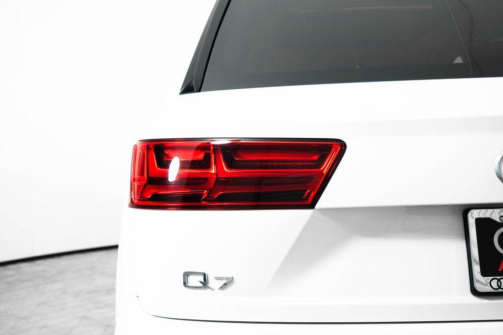 used 2019 Audi Q7 car, priced at $28,000