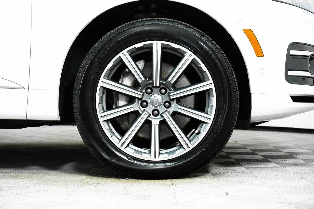 used 2019 Audi Q7 car, priced at $28,000