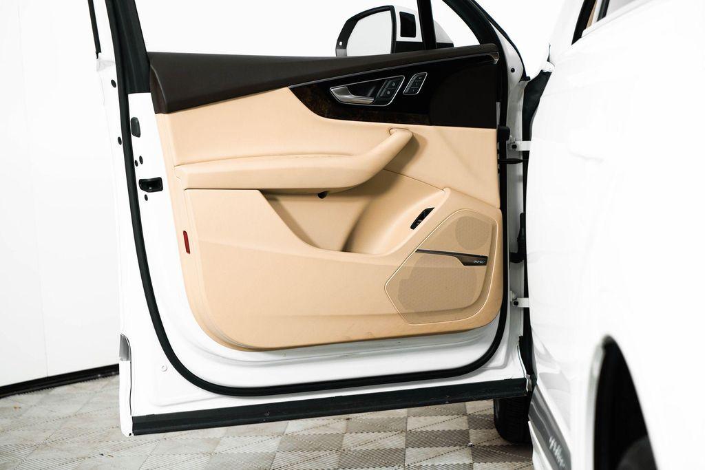 used 2019 Audi Q7 car, priced at $28,000