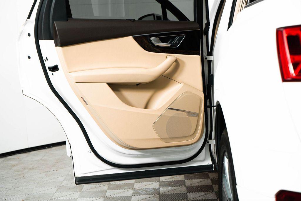 used 2019 Audi Q7 car, priced at $28,000