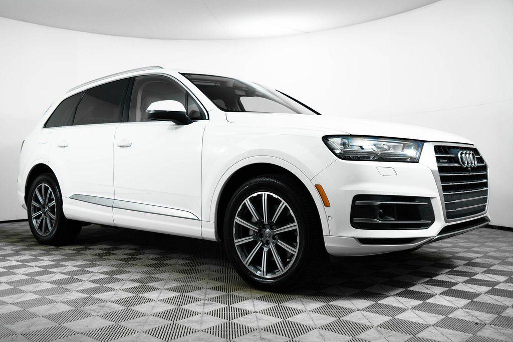 used 2019 Audi Q7 car, priced at $28,000