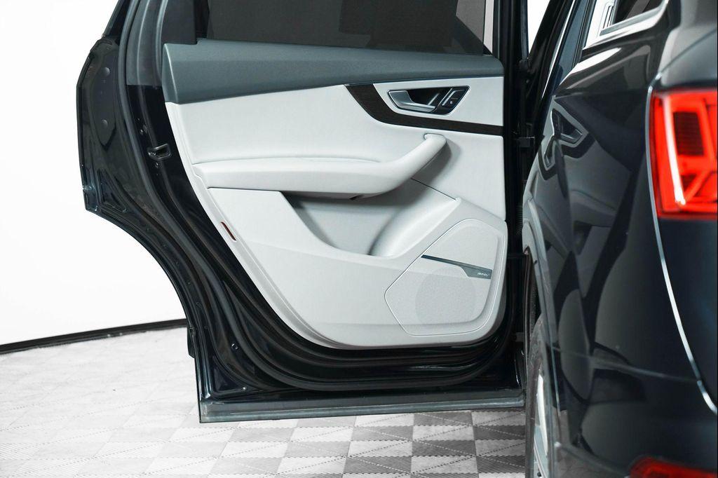 used 2019 Audi Q7 car, priced at $18,500