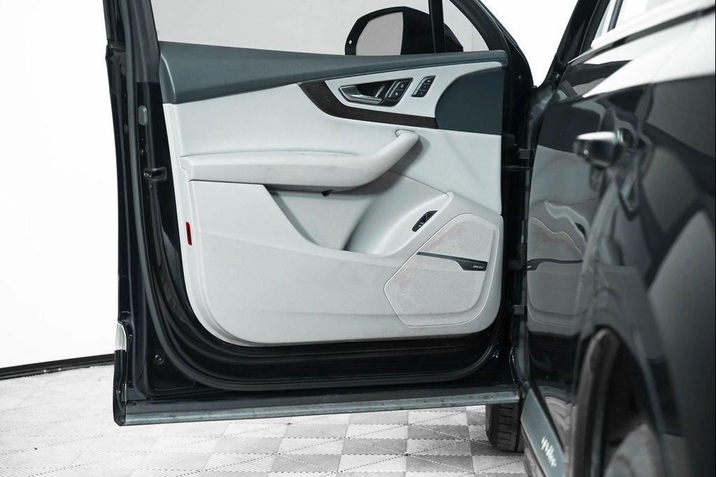 used 2019 Audi Q7 car, priced at $18,500