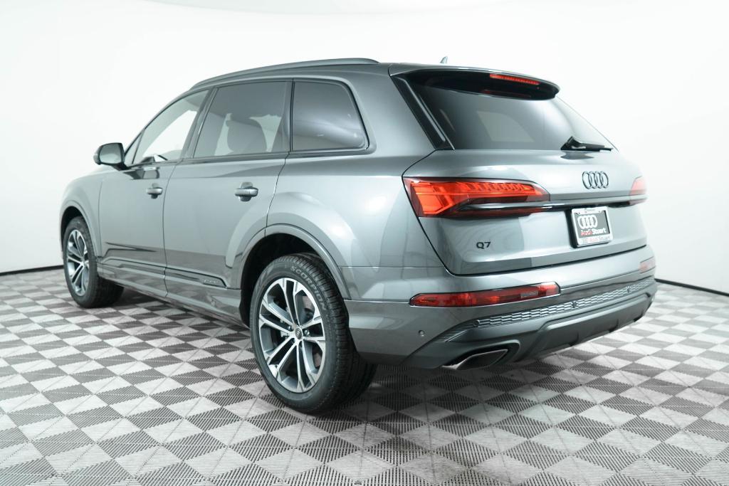 new 2025 Audi Q7 car, priced at $68,450