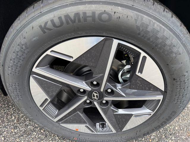 new 2025 Hyundai Tucson car, priced at $37,320